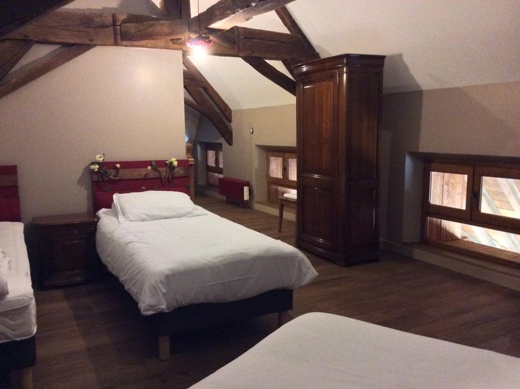 Domaine De Noyer Bed and Breakfast Saint-Christophe-en-Brionnais Δωμάτιο φωτογραφία